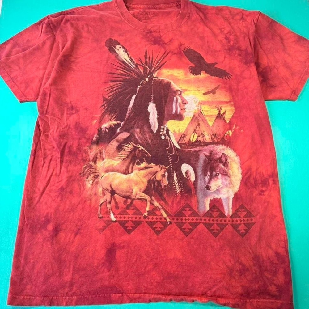 The mountain Native American art graphic tee gray wolf horse 2000s t shirt